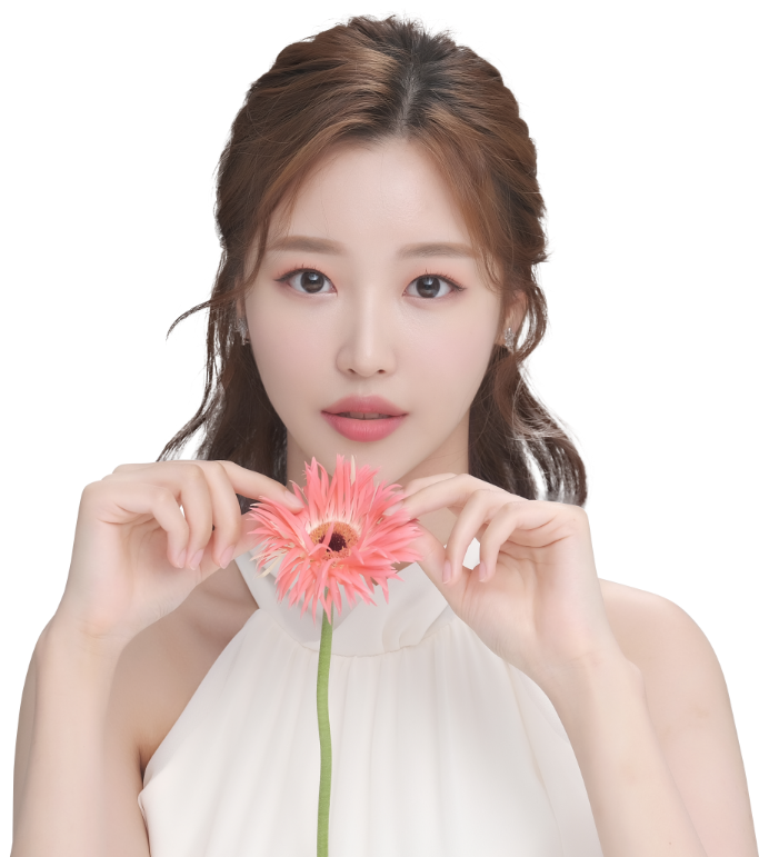 꽃을 들고 자연스러운 쌍꺼풀 결과를 보여주는 모델